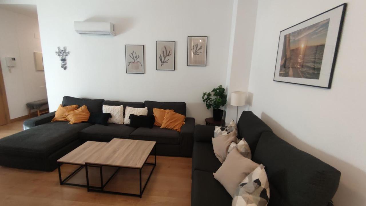 Unique Apartment In Malaga City Center With Pool Ngoại thất bức ảnh